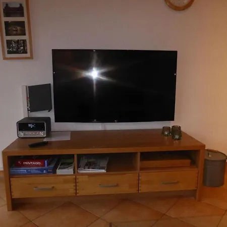 Apartment Snug In *